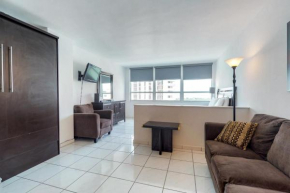 Castle Beach: Serenity Condo, Miami Beach